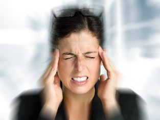 Zawroty głowy i bóle głowy często przeszkadza podczas szyjnego osteochondroza